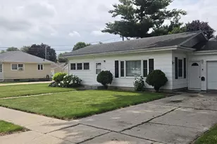 207 Grandview Ave, Waupun, WI 53963 - Photo 1