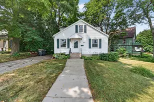 107 Grove St, Sun Prairie, WI 53590 - Photo 1