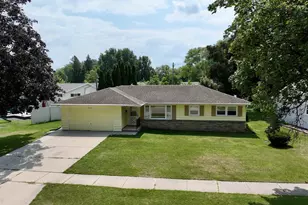2122 N Hawthorne Park Dr, Janesville, WI 53545 - Photo 1