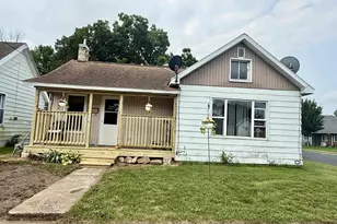 804 Mansion St, Mauston, WI 53948 - Photo 1
