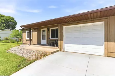 624 Madison Avenue, Baraboo, WI 53913 - Photo 1