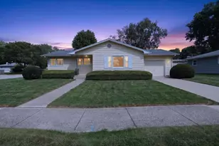 2016 Moreland Dr, Janesville, WI 53548 - Photo 1