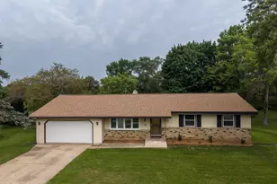1936 River View Dr, Janesville, WI 53546 - Photo 1