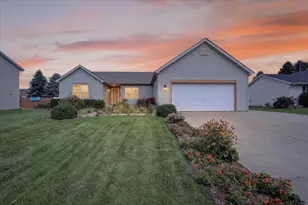 4405 Saratoga Dr, Janesville, WI 53546 - Photo 1