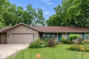 349 Sycamore Ln, Machesney Park, IL 61115 - Photo 1