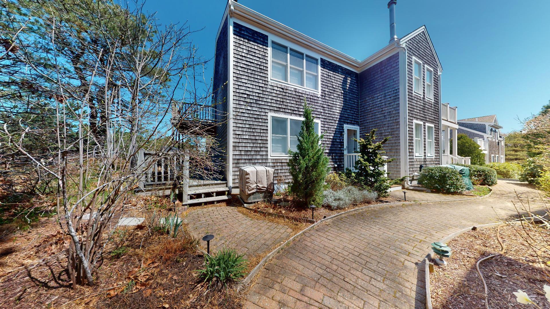 52 Harry Kemp Way U8, Provincetown, MA 02657 MLS 22301498 Coldwell