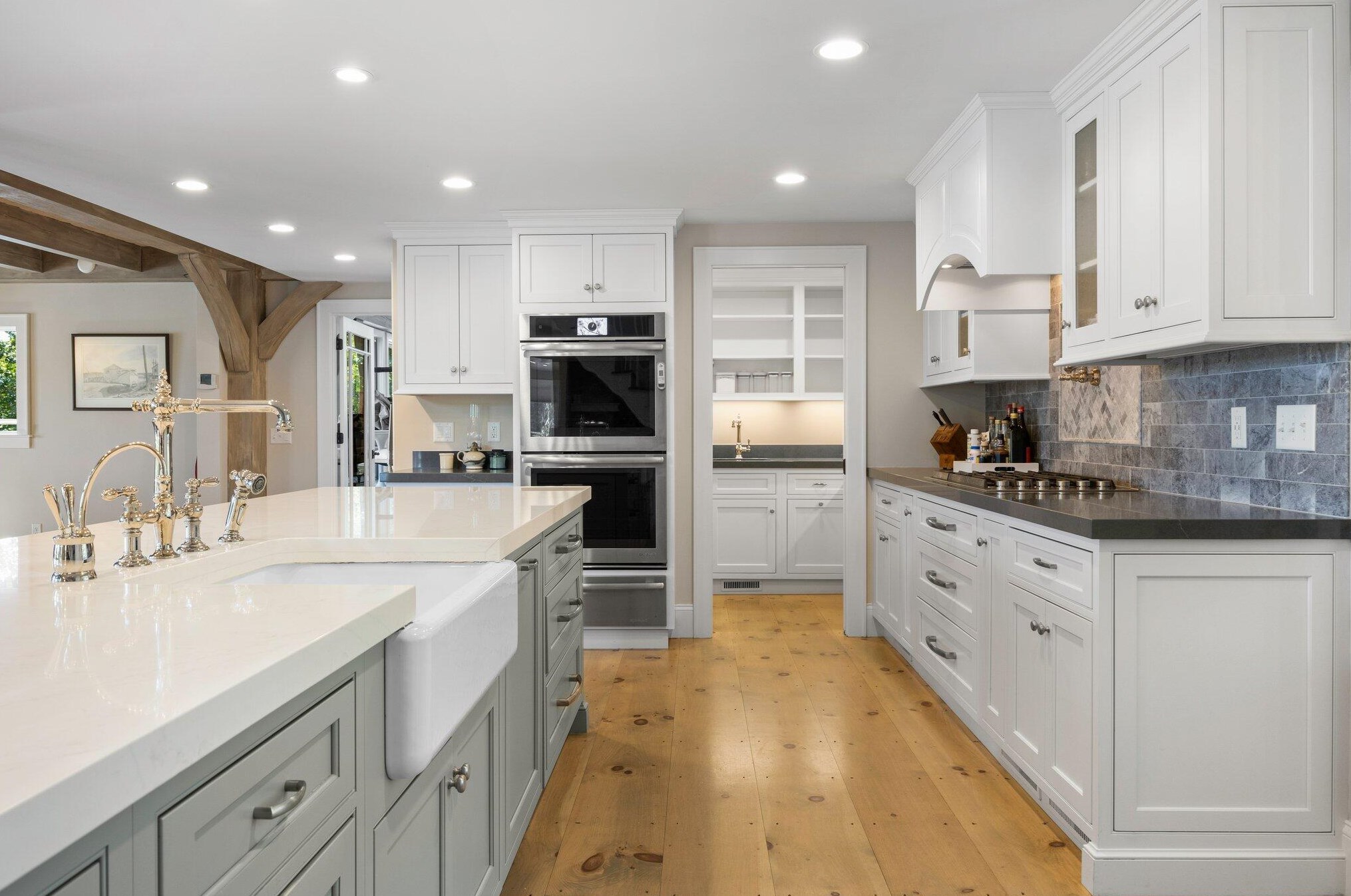 317 Orleans Rd, Orleans MA  02653-4002 exterior