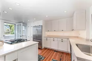 54 Commercial St, Provincetown, MA 02657 - Photo 15