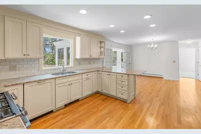 51 Walton Heath Way, Mashpee, MA 02649 - Photo 5