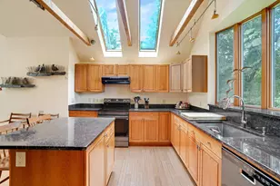 174 Middle Road Rd, Chilmark, MA 02535 - Photo 9