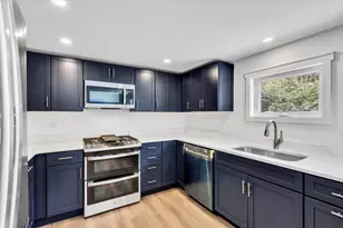 35 Locust St, Wareham, MA 02558 - Photo 17