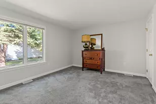 18 Executive Dr, Mashpee, MA 02649 - Photo 13