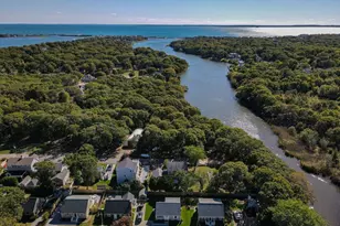 7 Montauk St, Falmouth, MA 02536 - Photo 3