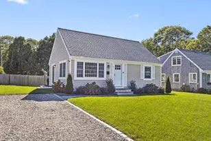 7 Montauk St, Falmouth, MA 02536 - Photo 1