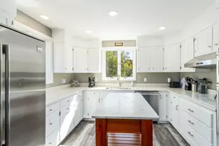 9 Honeysuckle Ln, Orleans, MA 02653 - Photo 5
