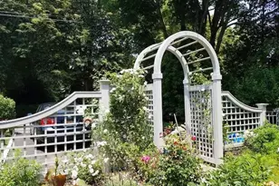 129 Hamlin Ave, Falmouth, MA 02540 - Photo 3