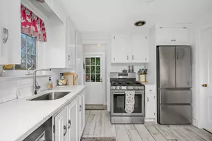 129 Hamlin Ave, Falmouth, MA 02540 - Photo 11