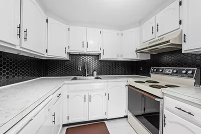 855 S W. Main Street #7, Barnstable, MA 02601 - Photo 15