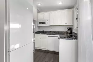 45 Commercial St, Provincetown, MA 02657 - Photo 7