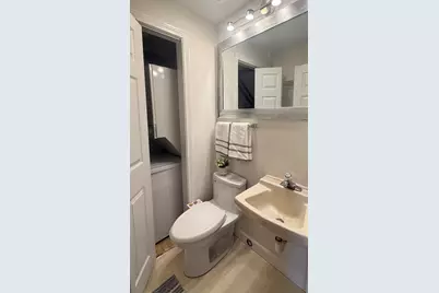 135 W Main Street #APT 41, Barnstable, MA 02601 - Photo 7