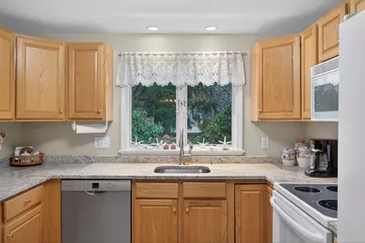 18 Windward Street #UNIT 18, Mashpee, MA 02649 - Photo 15