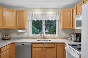 18 Windward St, Mashpee, MA 02649 - Photo 15