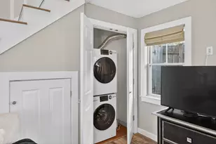 16 Conwell St, Provincetown, MA 02657 - Photo 9