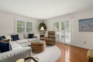 28 Chilmark Dr, Falmouth, MA 02536 - Photo 9