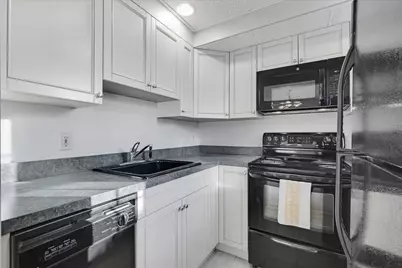 135 W Main Street #APT 7, Barnstable, MA 02601 - Photo 11