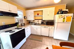 124 Skiff Ave, Tisbury, MA 02568 - Photo 5