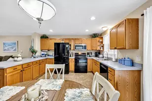 27 Ridge Dr, Middleborough, MA 02346 - Photo 5