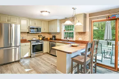 679 N Falmouth Highway, Falmouth, MA 02556 - Photo 9