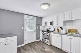 104 Edgewater Dr, Falmouth, MA 02536 - Photo 5