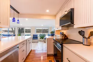 10 Sunset Ave, Wareham, MA 02558 - Photo 11