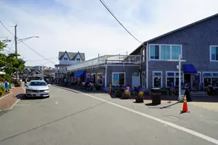 23 Circuit Avenue Extension, Oak Bluffs, MA 02557 - Photo 23