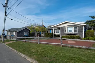 23 Circuit Avenue Extension, Oak Bluffs, MA 02557 - Photo 5