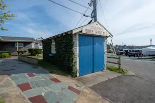 23 Circuit Avenue Extension, Oak Bluffs, MA 02557 - Photo 7