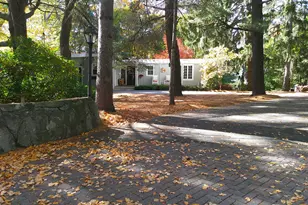 21 Brackenbury Ln, Beverly, MA 01915 - Photo 3
