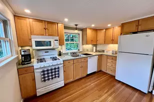 23 Cottage St, Provincetown, MA 02657 - Photo 7