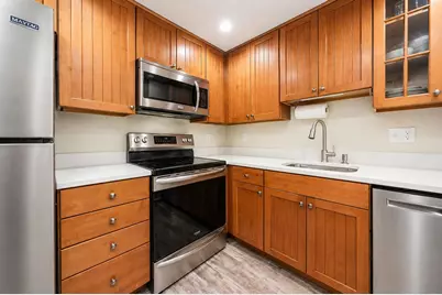 775 W Main Street #APT 15, Barnstable, MA 02601 - Photo 3