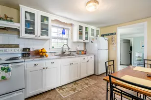 8 Folger Ln, Dennis, MA 02670 - Photo 5