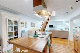 37 Circuit Ave, Oak Bluffs, MA 02557 - Photo 5