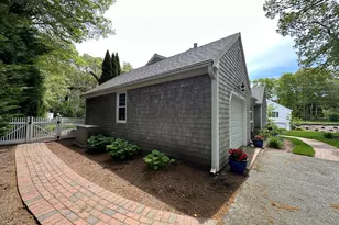 38 Kings Row Dr, Dennis, MA 02641 - Photo 11