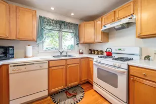 7 Masters Ct, Mashpee, MA 02649 - Photo 9