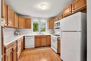 5 Woods Edge Ln, Mashpee, MA 02649 - Photo 5