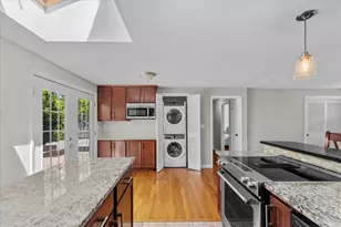 36 Portside Cir, Falmouth, MA 02536 - Photo 9