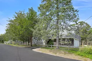 3 Troy St, Oak Bluffs, MA 02557 - Photo 5