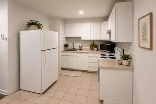 307 W Main St, Barnstable, MA 02601 - Photo 3