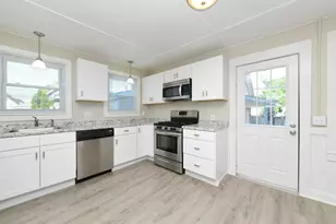 21 12th St, Wareham, MA 02571 - Photo 9