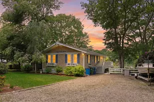 133 Edgewater Dr, Falmouth, MA 02536 - Photo 1